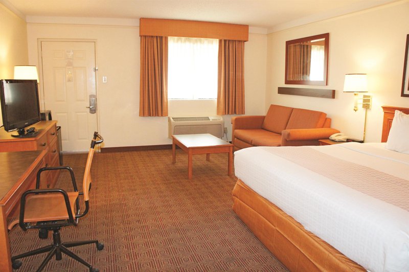 la quinta inn by wyndham san antonio market square