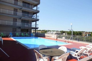 Red Roof Plus+ & Suites Virginia Beach – Seaside,Rudee Inlet>>Norfolk - Virginia Beach,3 star