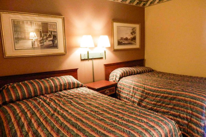 red roof plus and suites virginia beach seaside