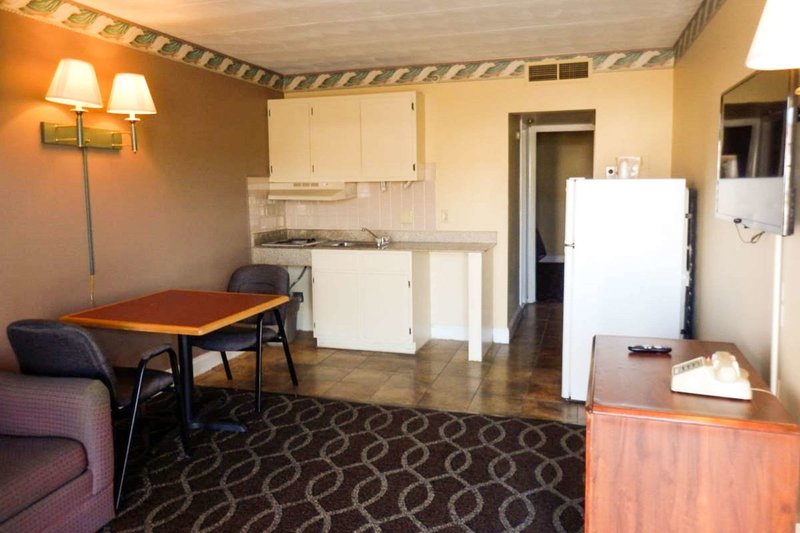 red roof plus and suites virginia beach seaside