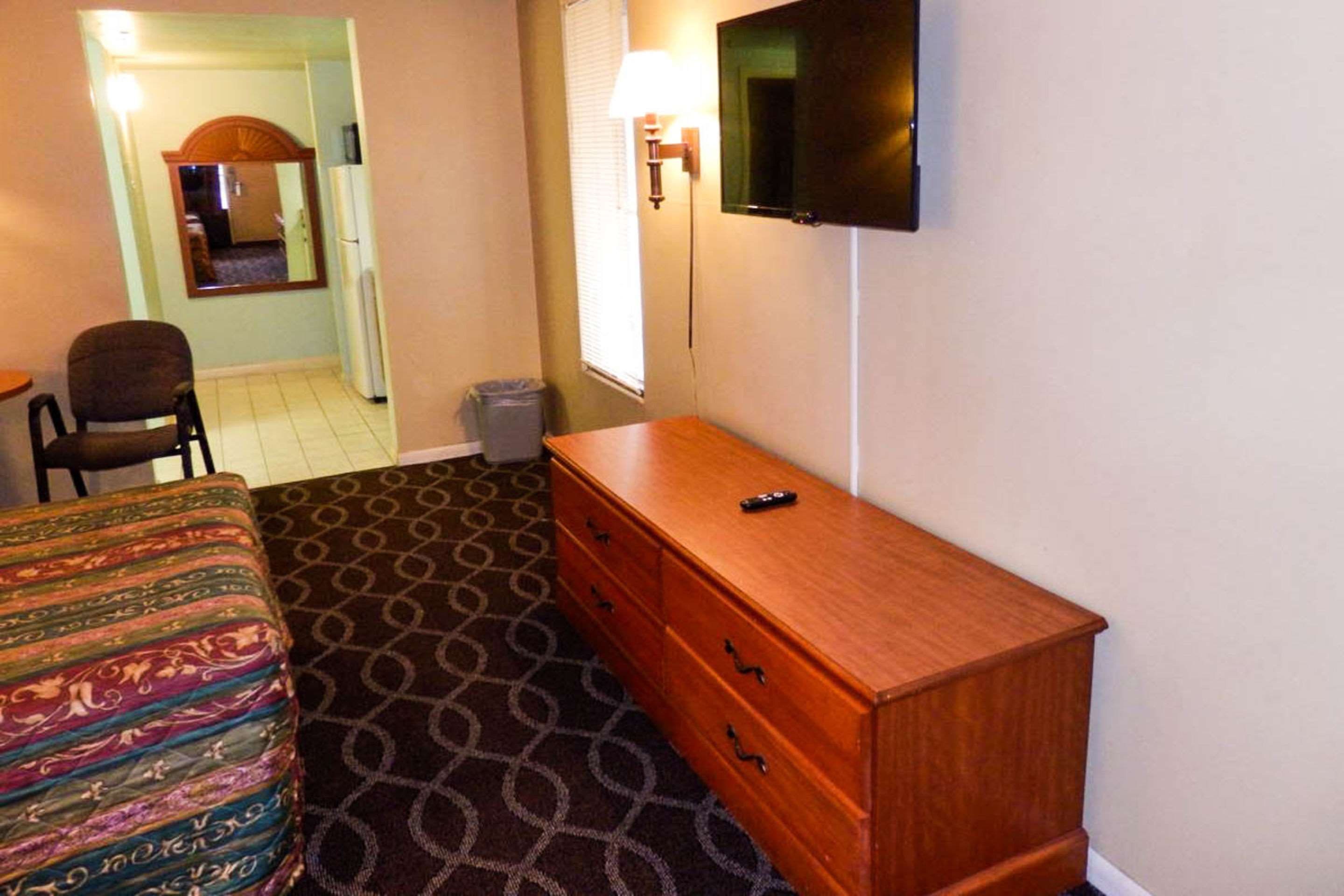 red roof plus and suites virginia beach seaside