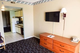 red roof plus and suites virginia beach seaside