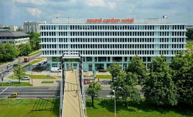 sound garden hotel airport