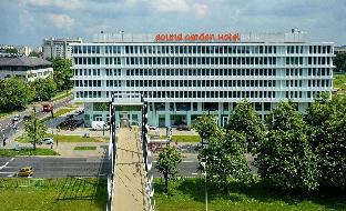 sound garden hotel airport