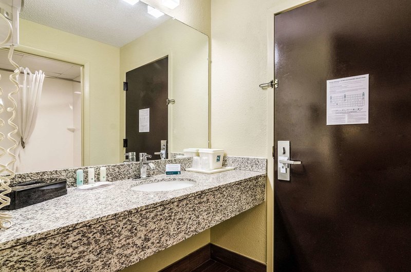 quality inn whiteville north