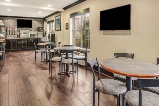 quality inn and suites dallas cityplace