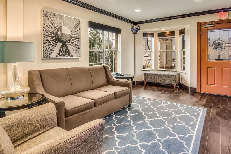 quality inn and suites dallas cityplace