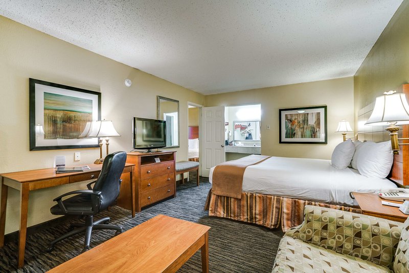 quality inn and suites dallas cityplace