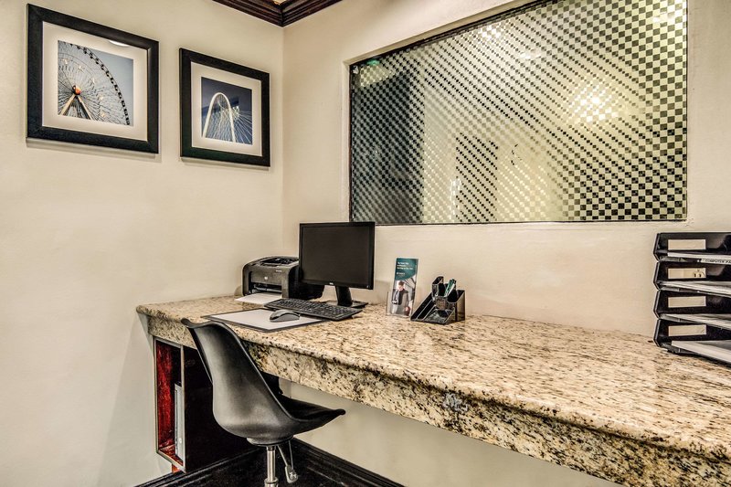 quality inn and suites dallas cityplace