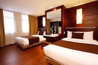 Hotel Reina Isabel,Quito>>Pichincha,4 star