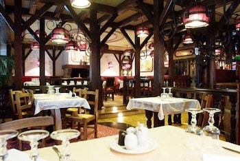 Le Renaissance,Bessonies>>Aurillac,3 star