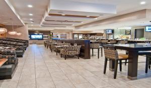 holiday inn austin airport by ihg