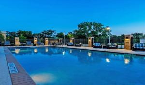 holiday inn austin airport by ihg