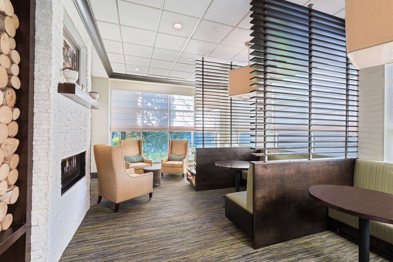 hilton garden inn westbury