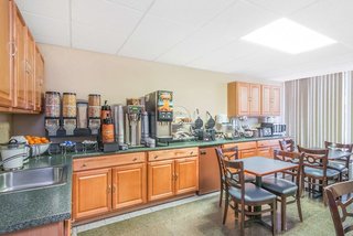 howard johnson by wyndham gillette