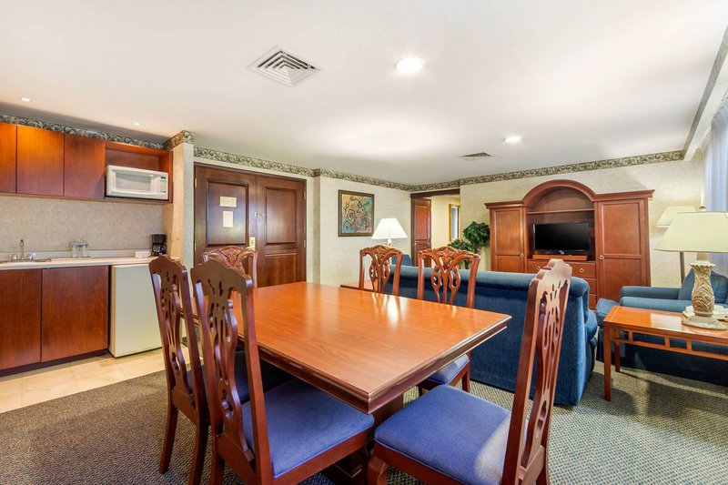 quality inn monterrey la fe