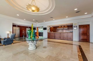 quality inn monterrey la fe