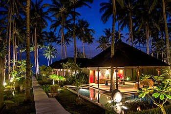 The Chandi Boutique Resort,Kecamatan Gunungsari>>Batu Layar,4 star