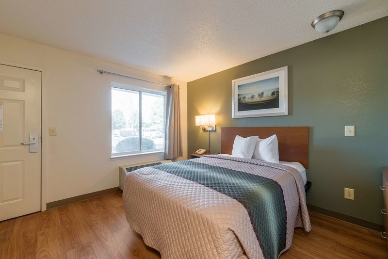 hometowne studios by red roof raleigh durham