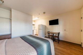 hometowne studios by red roof raleigh durham