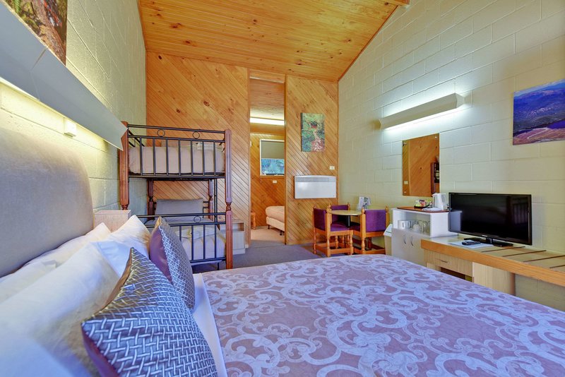gold rush inn