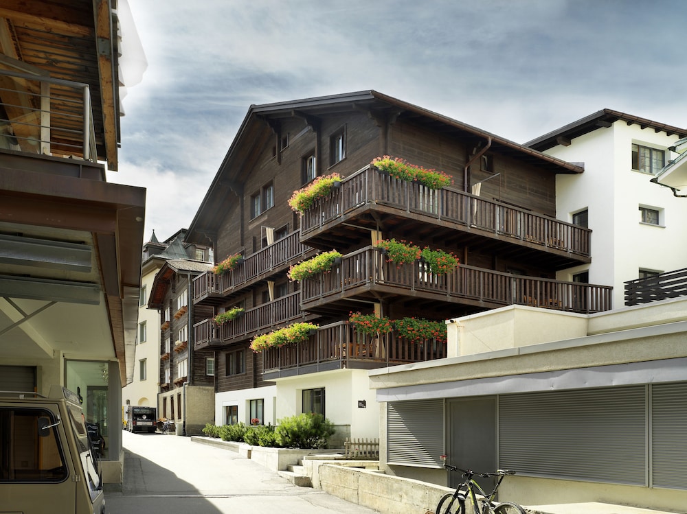 hotel garni testa grigia