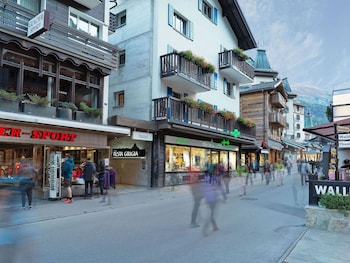 hotel garni testa grigia