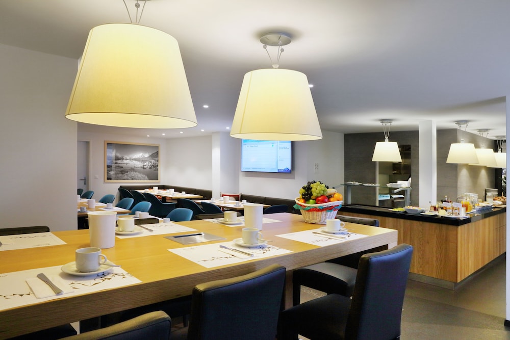 hotel garni testa grigia