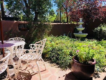 The Parador,Santa Fe>>New Mexico,3 star