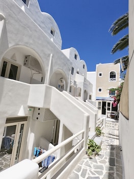 Anny Studios Perissa Beach,Kamari>>Fira,3 star