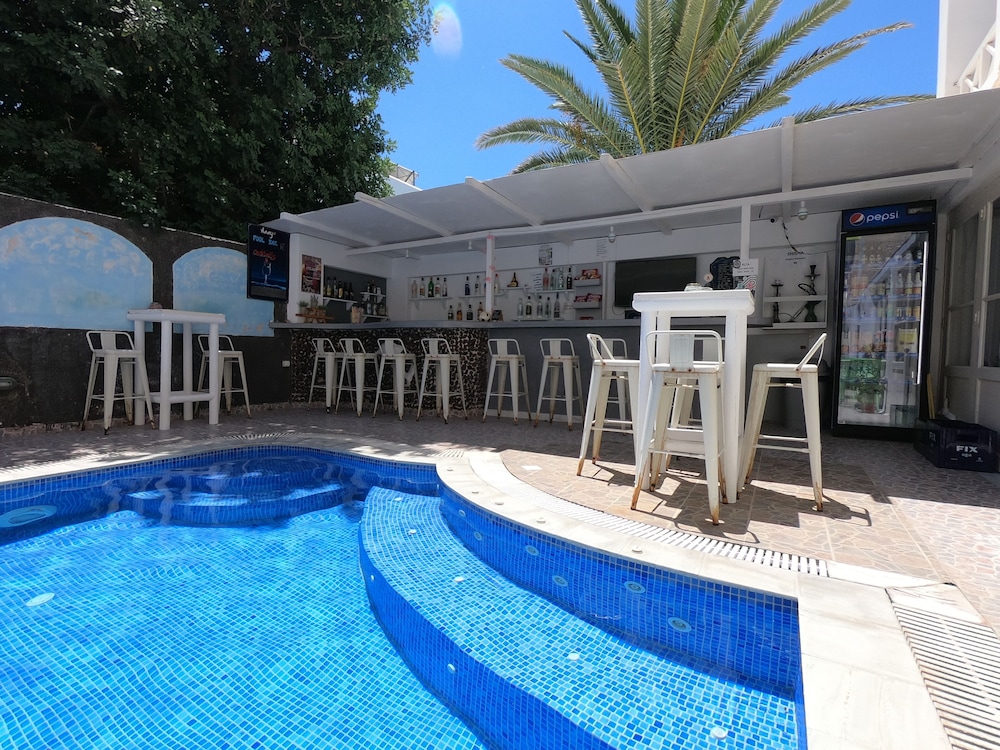 anny studios perissa beach