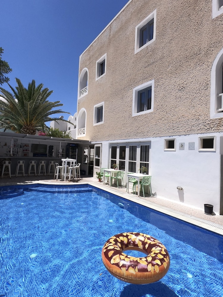 anny studios perissa beach