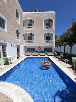anny studios perissa beach