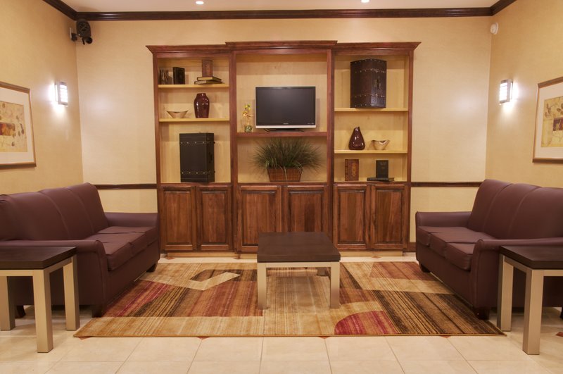 holiday inn express hotel and suites winnie by ihg