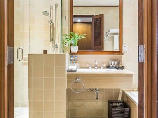 chatrium hotel royal lake yangon
