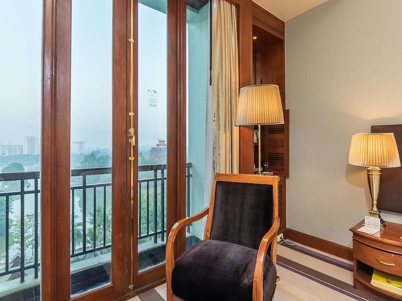 chatrium hotel royal lake yangon