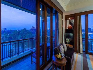 chatrium hotel royal lake yangon