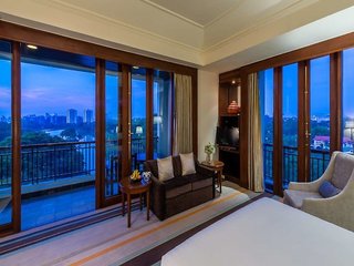 chatrium hotel royal lake yangon