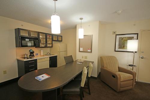 candlewood suites newport news yorktown by ihg