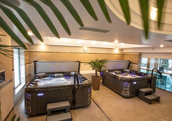 hotel divinus