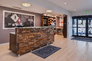 Hampton Inn & Suites Denver-Speer Boulevard,Edgewater>>Denver,3 star