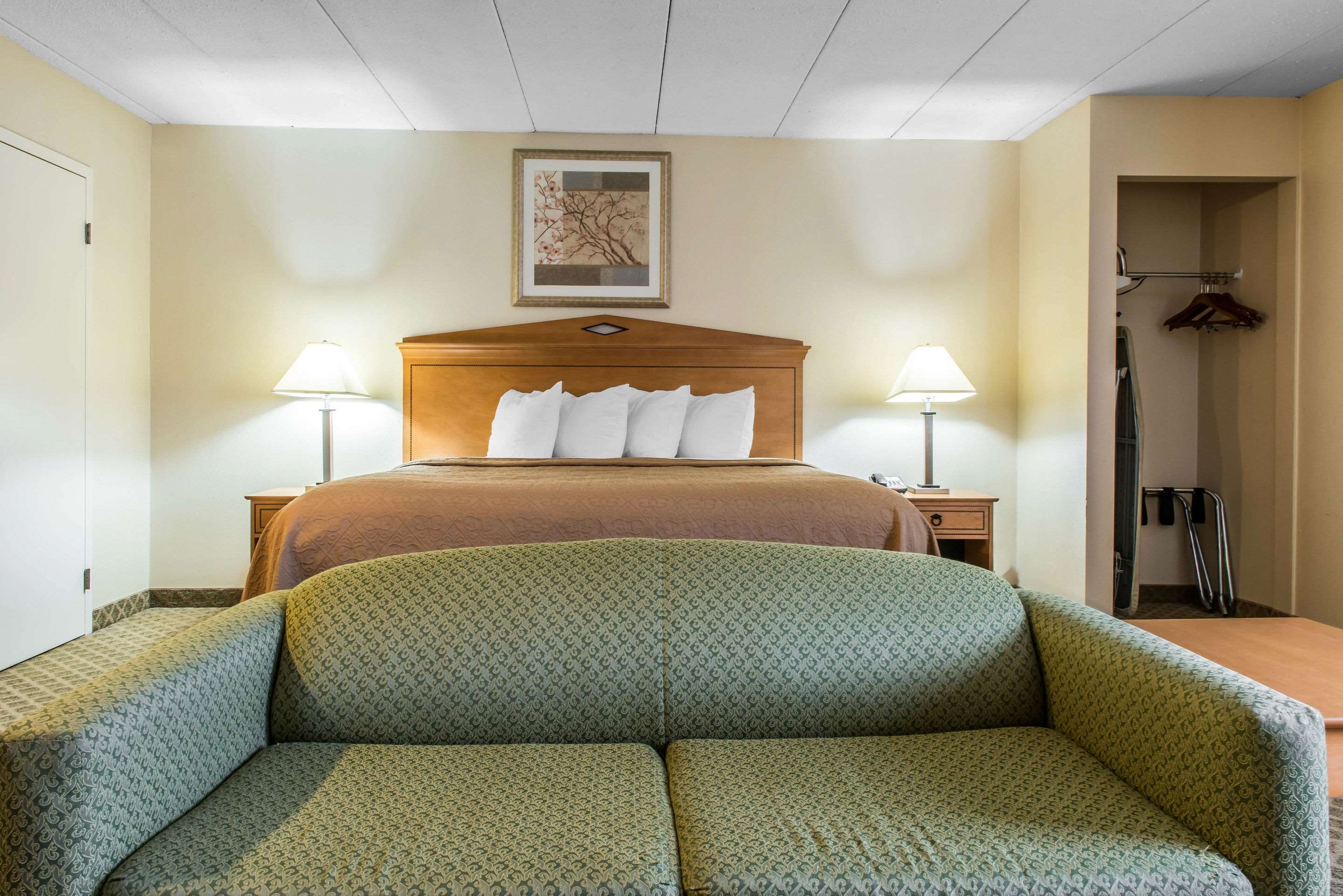 quality inn and suites fairview