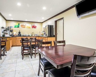 Quality Inn San Diego I-5 Naval Base,San Diego>>National City,3 star
