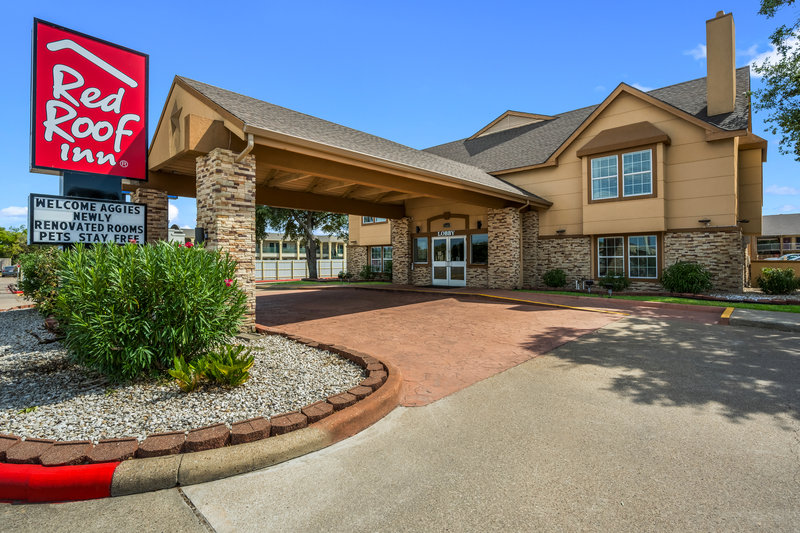 red roof inn college station