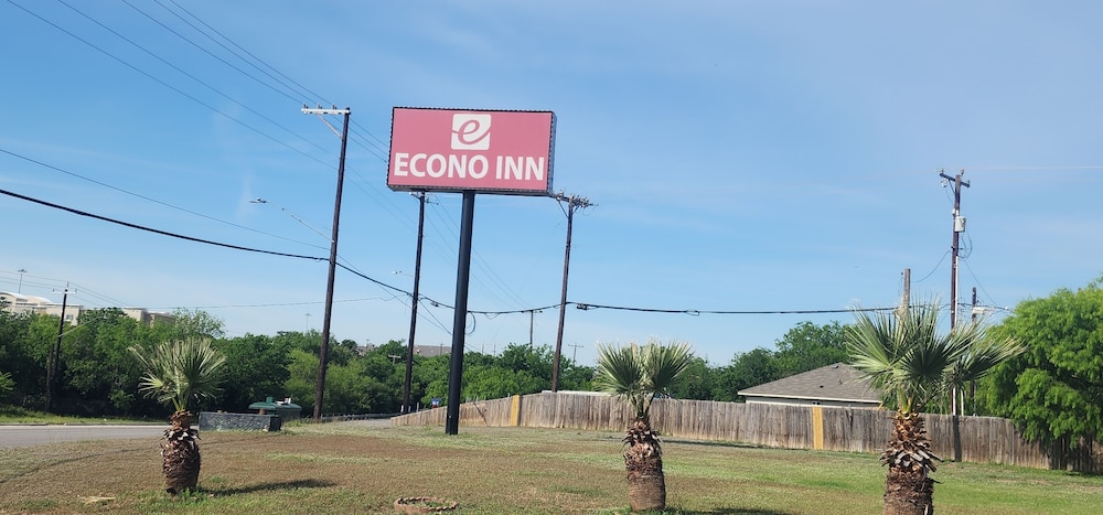 econo inn lackland afb seaworld