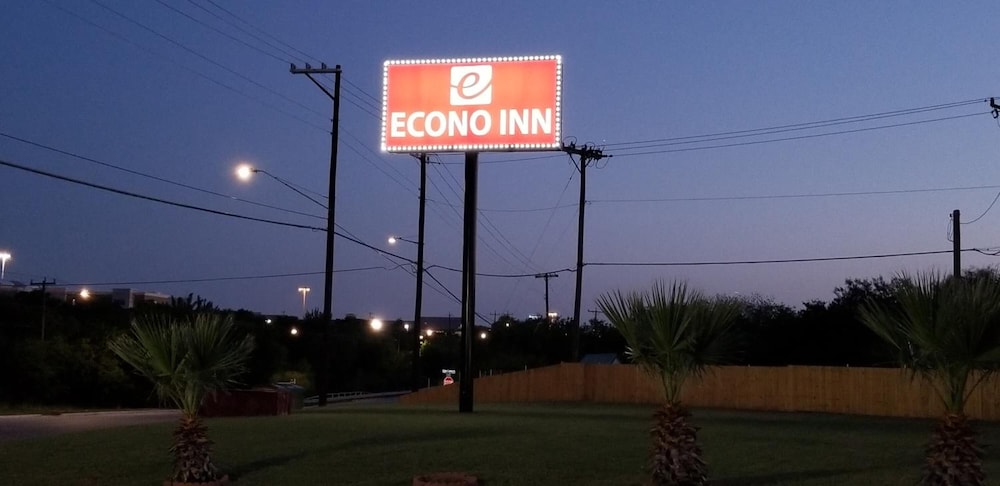econo inn lackland afb seaworld