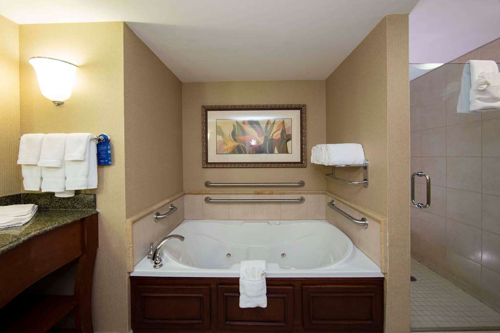 hilton garden inn athens downtown