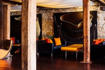 the henry jones art hotel