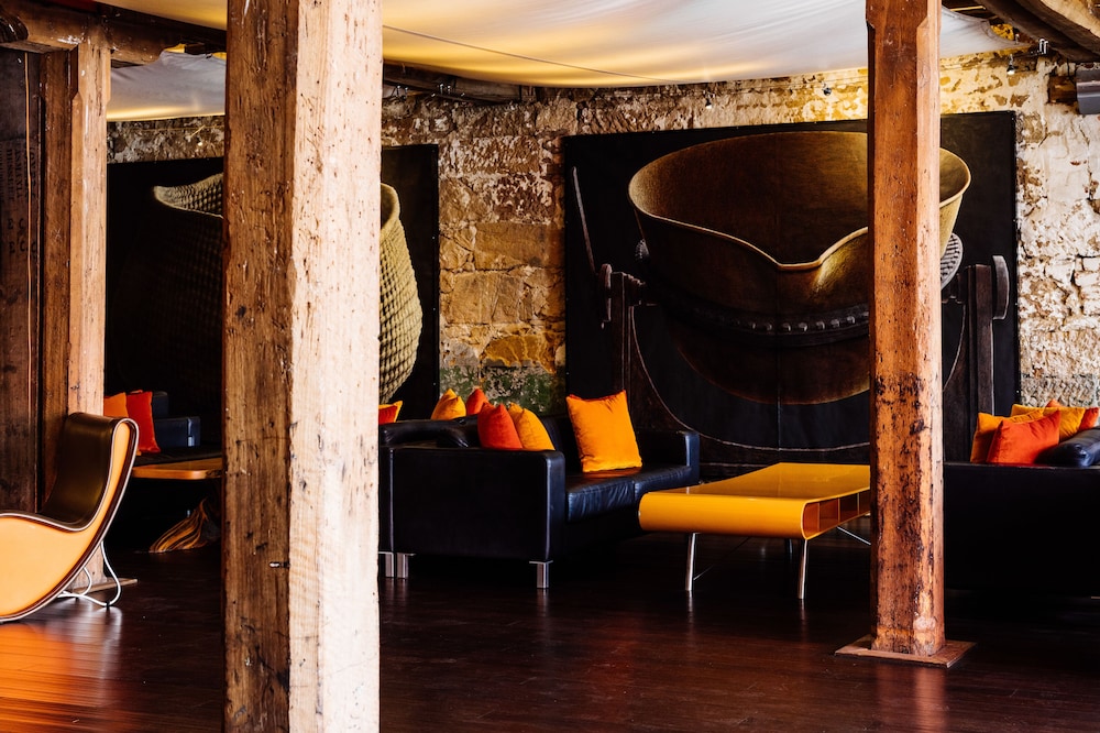 the henry jones art hotel