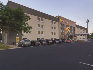 La Quinta Inn & Suites Cleveland - Airport North,Ohio>>Cleveland,3 star